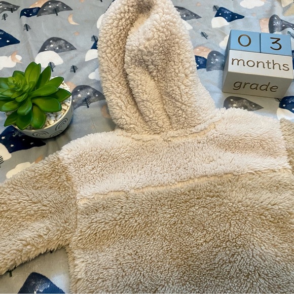 NEVER WORN HOODED SHERPA ONE-PIECE - Picture 7 of 7